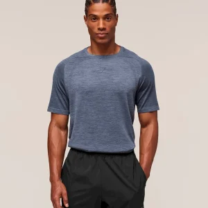 Versatile Seamless T-Shirt