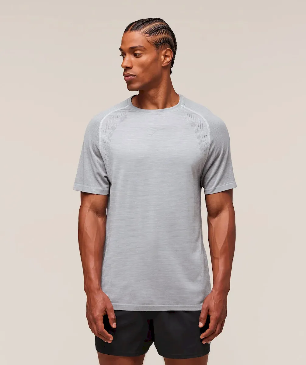 Versatile Seamless T-Shirt - Image 6
