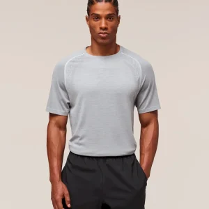 Versatile Seamless T-Shirt