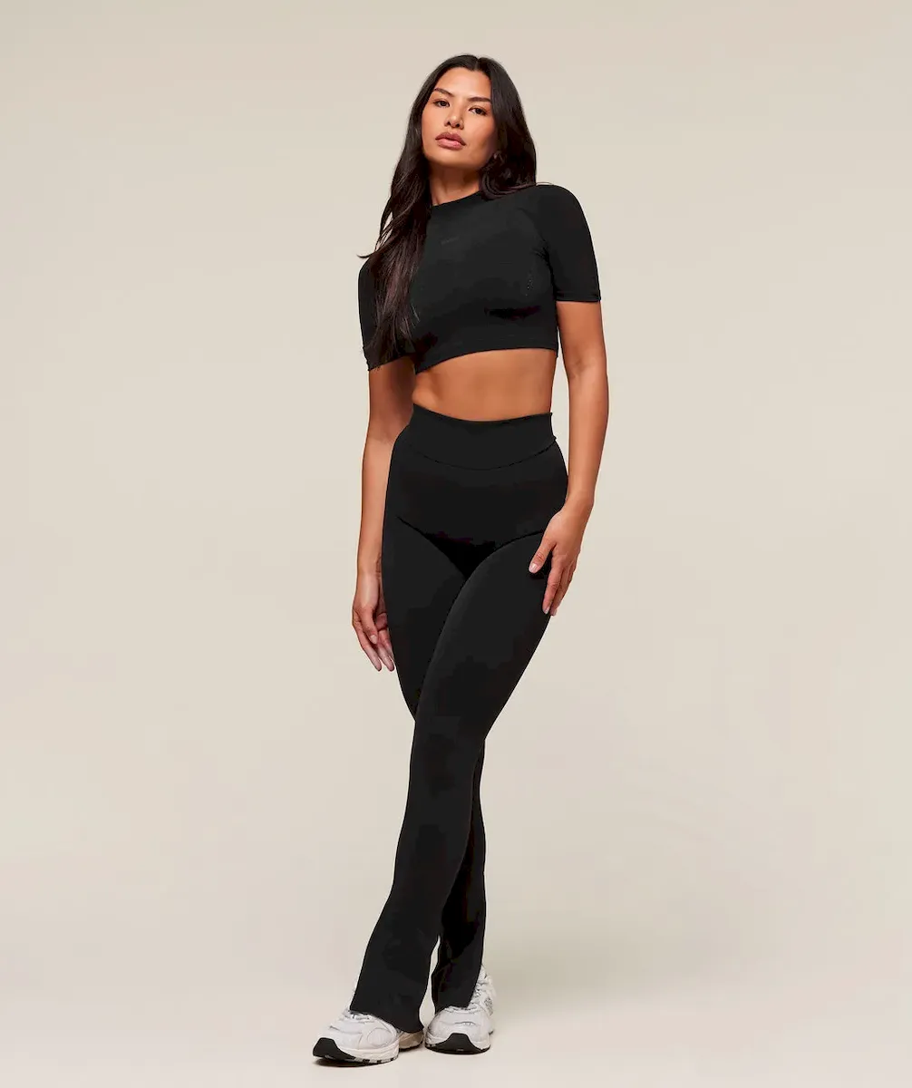 everywear Warp Knit Flare Leggings - Image 3